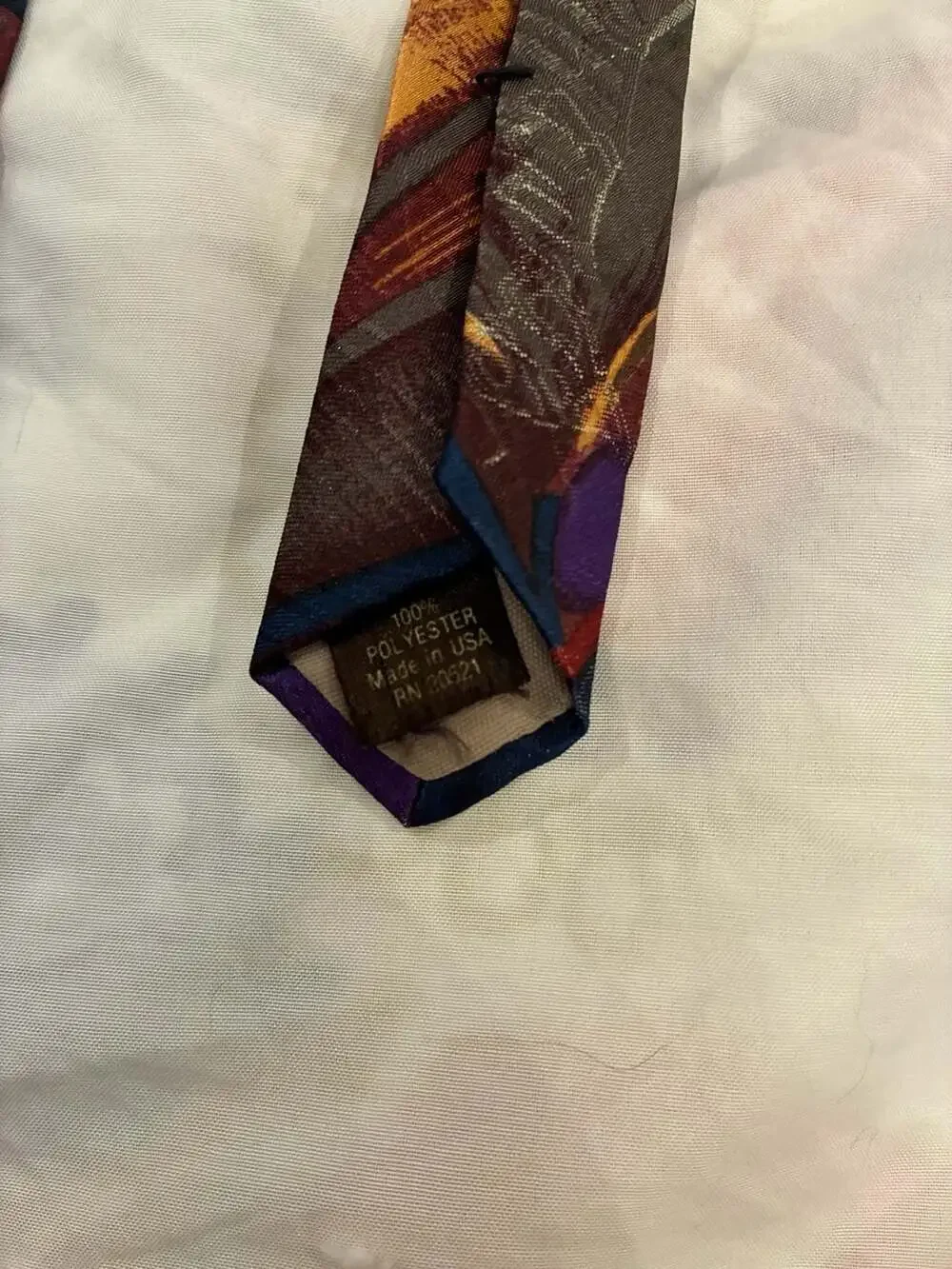 Editions by Van Heusen Vintage Abstract Art Geometric Necktie Red Blue Yellow